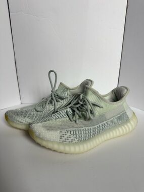 Adidas Yeezy Boost 350 V2 sneakers, 'Static' colorway, Unisex Size 7